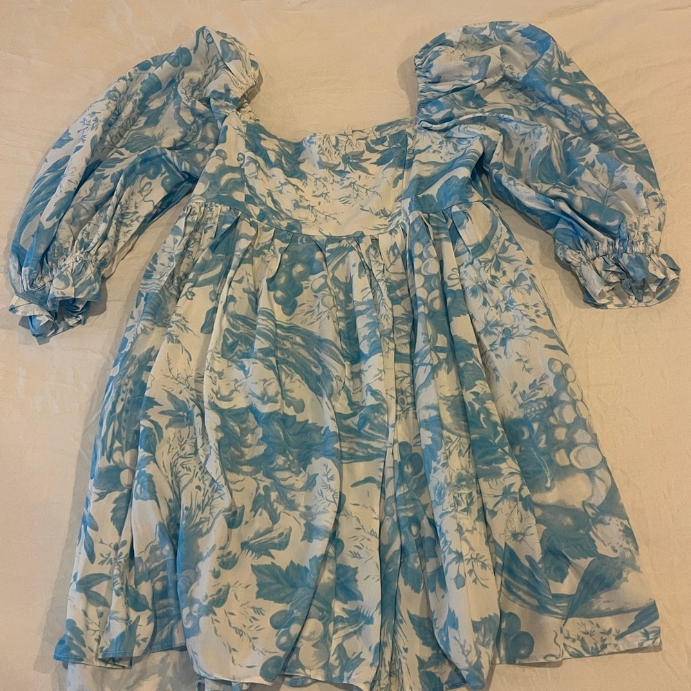 Babydoll, puff-sleeve dress
